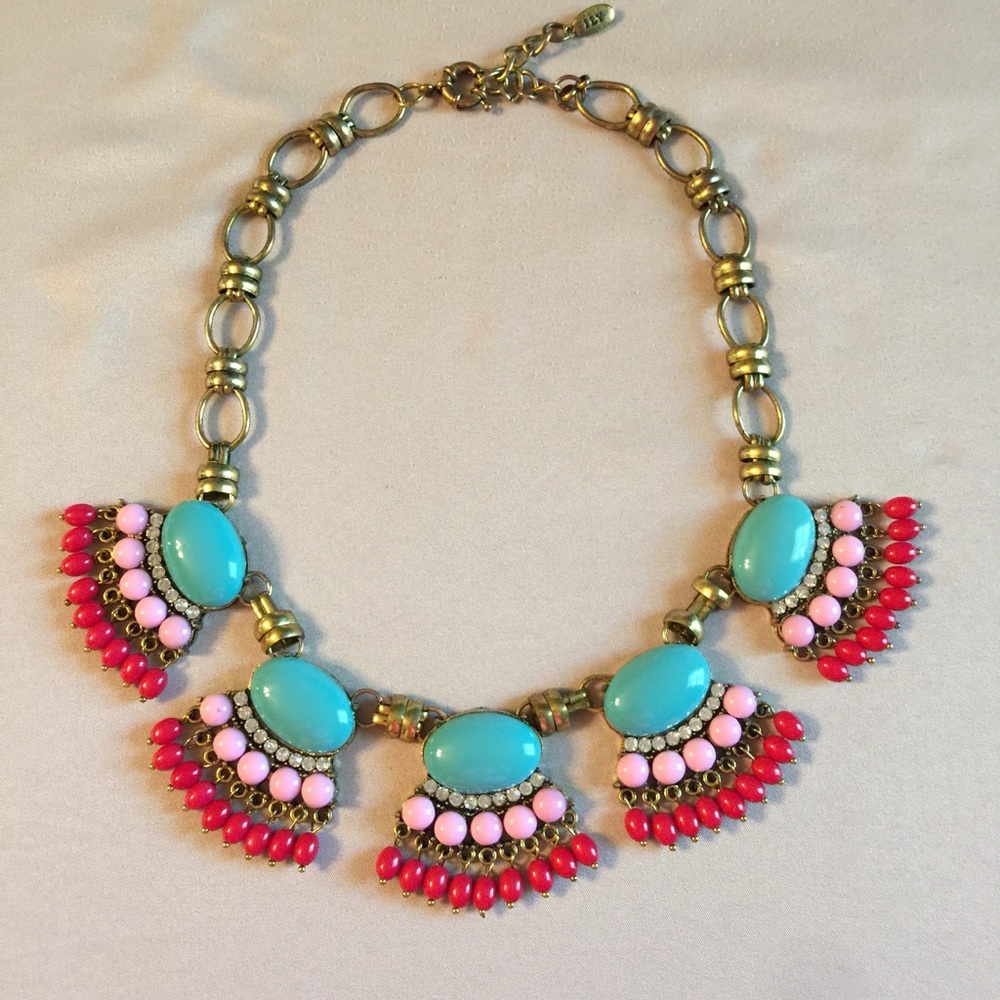 Gorgeous statement necklace - 19”-21” long